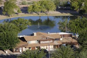 RV Park Location Cabin 23 Pet-Friendly 2 Queen Beds room in Roosevelt Resort Park