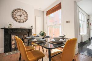 Thrift House • Central Location • Pool Table • Free Parking • Smart TV • Fast WiFi • Yoko Property