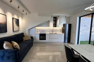 Gabriel Apartments - Brand Designed Apt in Bayit Vegan 5min to SHAAREI ZEDEK HOSPITAL - Giv‘at Mordekhay