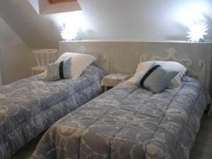 Gîte calme avec piscine chauffée, cheminée, salle de jeux et vélos - parfait pour familles et amis - FR-1-410-141