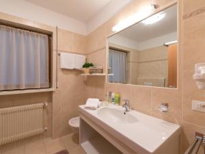 Two-Bedroom Apartment with Terrace - Ground Floor room in Appartements Steiner