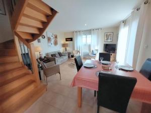 Cottage in Plouneour-Trez with Sea View