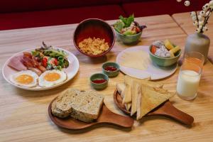 Seekers Finders Rama IV Hotel SureStay Collection by BW