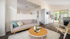 Sunshine Retreat Villa 4