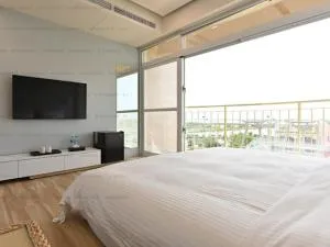 Towards The Bay - Nan-p'ing-li