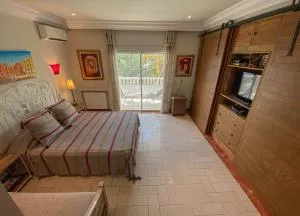 Charming Suite Central to Downtown and Airport - El Mʼnagha