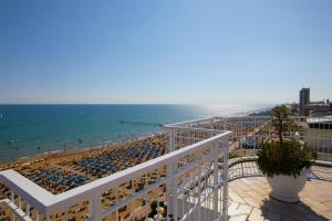 Termini Beach Hotel & Suites