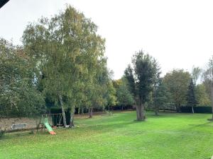 Appartements Appartement familial au bord de la Marne, jardin tropical , piscine, tennis, terrasse, parking gratuit proche Disneyland : photos des chambres