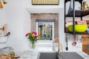 No 9 The Hill Cromford Nr Matlock Bath - Wirksworth