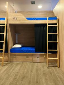 Bunk Bed in Mixed Dormitory Room room in Albergue GBC Hostel