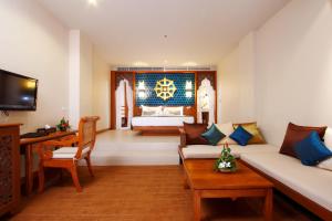 Rawai Palm Beach Resort - SHA Extra Plus