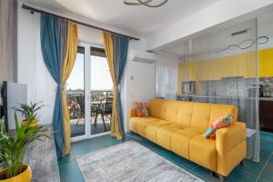 Talidas apartment colorful and brightnes