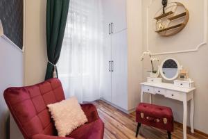 Premium Art Deco Apartment at Broadway 4BDR & 3BR