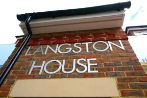 Langston House: 2 Bed, 2 Bath Luxury Apartment