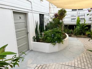 Blue Wave Guest House