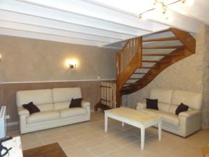 Maisons de vacances Gite Charroux - Allier, 4 pieces, 7 personnes - FR-1-489-271 : photos des chambres