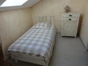 Maisons de vacances Gite Charroux - Allier, 4 pieces, 7 personnes - FR-1-489-271 : photos des chambres