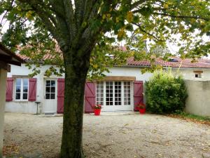 Maisons de vacances Gite Charroux - Allier, 4 pieces, 7 personnes - FR-1-489-271 : photos des chambres