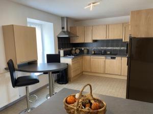 Gîte rural à Montaiguët-en-Forez avec étangs et vélos - FR-1-489-371