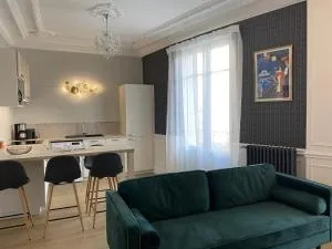 Appartement Équipé avec Balcon au Cœur de Vichy - Proche Thermes et Commerces - FR-1-489-362 - Thiers
