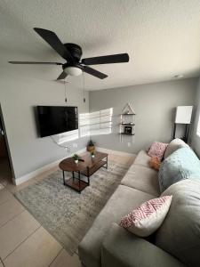 Bohemian 1 Bedroom- Minutes from Busch Gardens