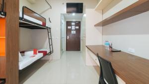 RedDoorz Plus near Nakpil St Taft Avenue - 1-star hotels in Manila