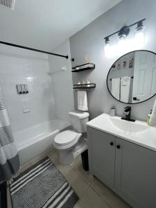 Bohemian 1 Bedroom- Minutes from Busch Gardens