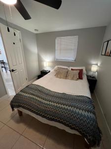 Bohemian 1 Bedroom- Minutes from Busch Gardens
