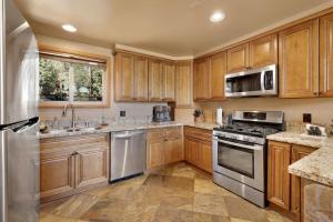 Big Bear Den #2152 by Big Bear Vacations