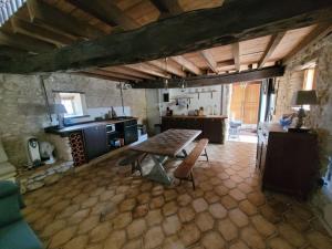 Maisons de vacances Authentiek landhuis met zwembad in Dordogne. : photos des chambres