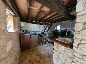 Maisons de vacances Authentiek landhuis met zwembad in Dordogne. : photos des chambres