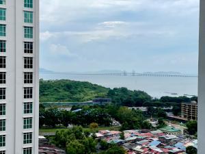 Pool View Stylish Suite at Jelutong Penang 1-4pax