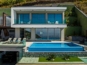 Luxury Villa Bianca by Holiday Rental Madeira