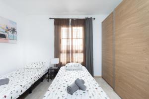 Duplex on the beach by Sunkeyrents