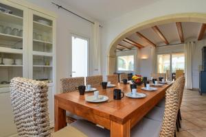 Anngo Dos by Aguilarent