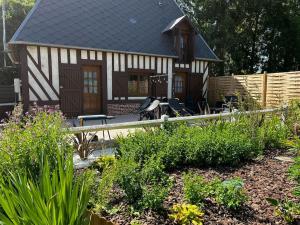 Maisons de vacances Maison de charme avec jacuzzi. : photos des chambres