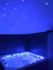 Maisons de vacances Maison de charme avec jacuzzi. : photos des chambres