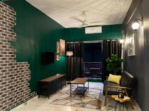 The Berlian Guesthouse - Teluk Kemang - 2 bedrooms apartmens with pool view