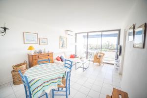 Appartements NEW LE SUNRISE Acces Plage- Spacieux-2 Terrasses-Wifi - CONFORT - CoHoteConciergerieLaGrandeMotte : photos des chambres