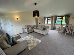 Chestnut Lodge With Hot Tub