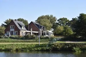 Pension zur Schleuse GARNI am Elbe Lübeck - Kanal in Witzeeze - Buchhorst