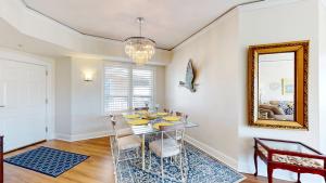 3501 Windsor Court South