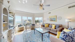 3501 Windsor Court South