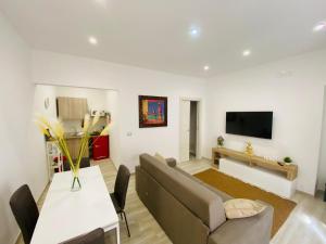Nicos House