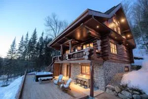 Breathtaking log house with HotTub - Winter paradise in Tremblant - سانت فوستين