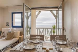 Appartements Les Tamaris - Studio with Sea View - Trouville-Sur-Mer : photos des chambres