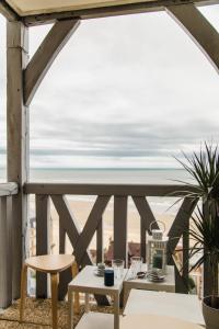 Appartements Les Tamaris - Studio with Sea View - Trouville-Sur-Mer : photos des chambres