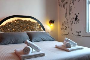 Liotru Maisonne, rooms with en-suite bathroom and shared bathroom