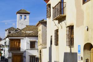 Calle Sta. Isabel la Real, 19, 18010 Granada, Spain.