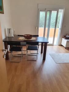 Apartmen Kuca za odmor i familiju
